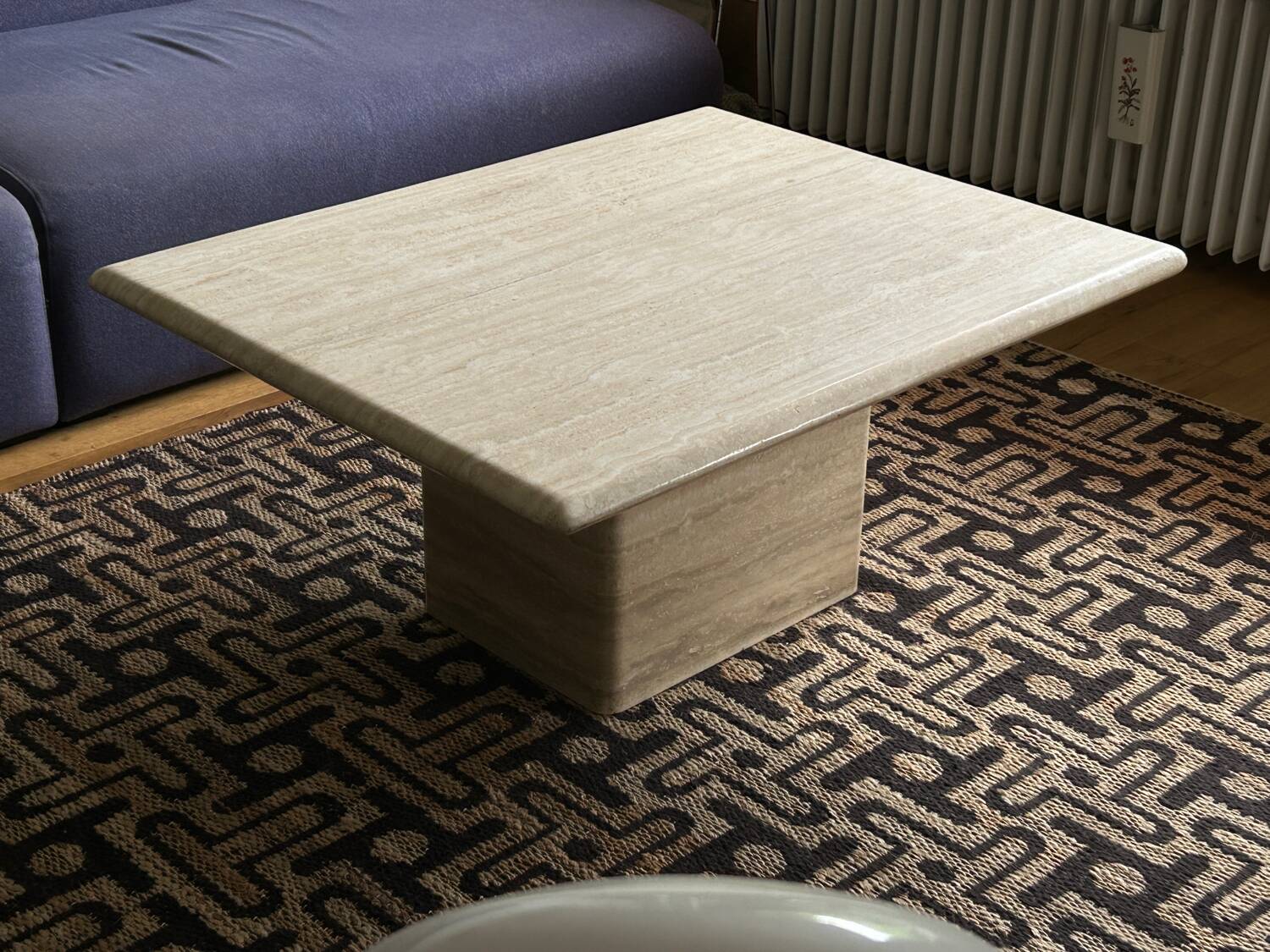 Table basse italienne en travertin du milieu du siècle