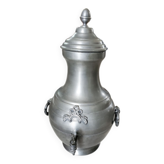 Fountain with a pewter lid