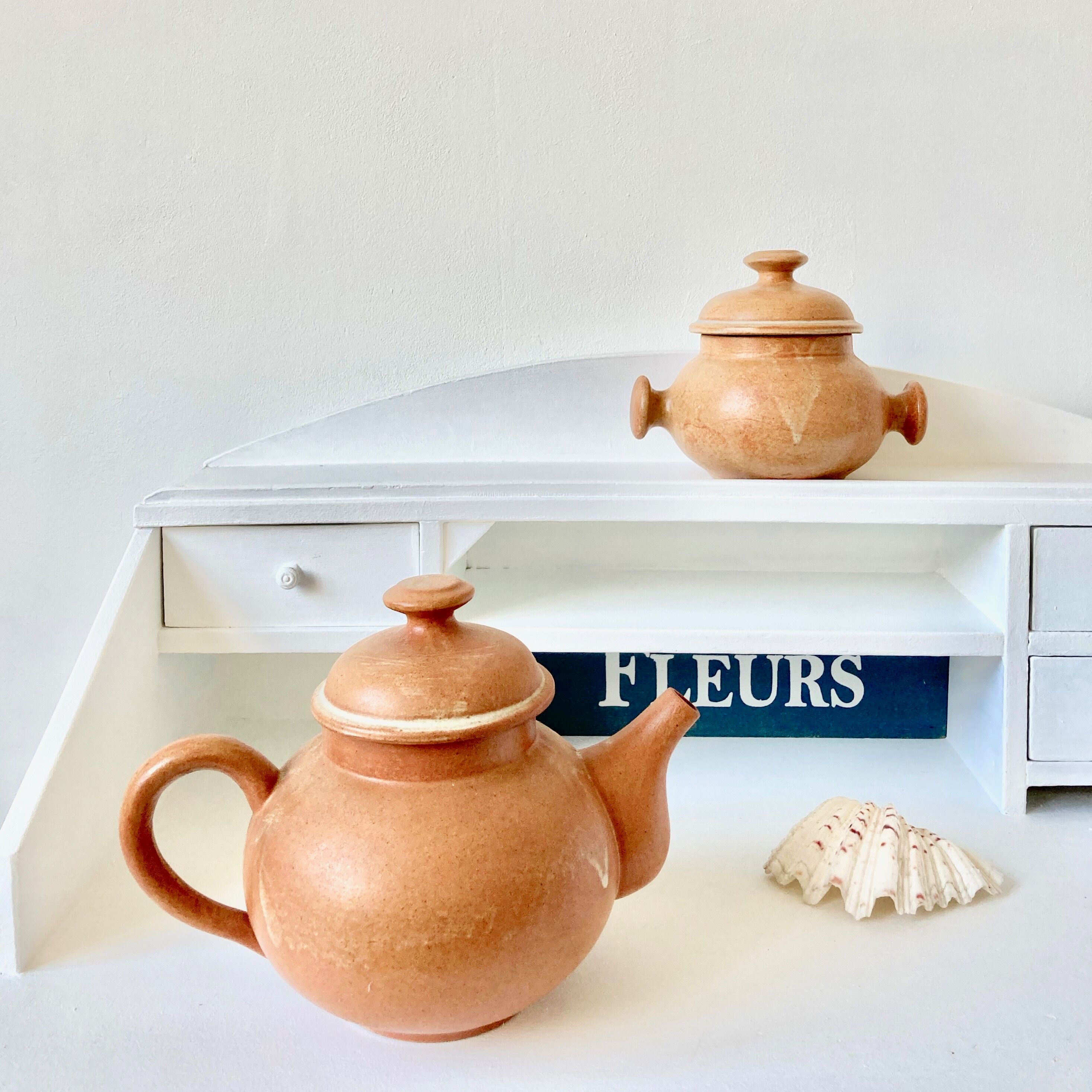 Sandstone and sugar teapot