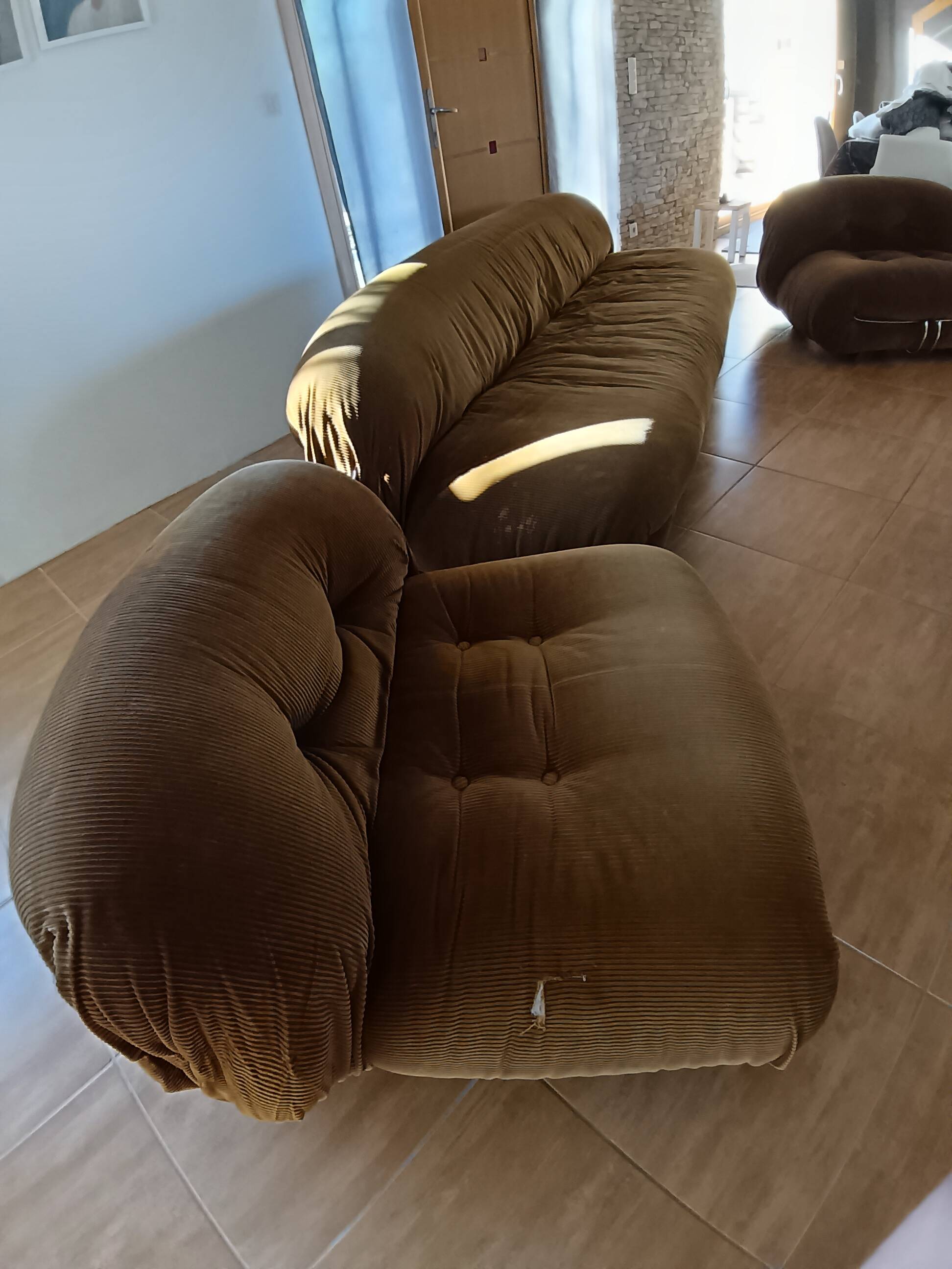 Soriana set of 4 pieces including a 4-seater sofa, 2 armchairs, and a pouf by Tobia and Afra Scarpa, Italy.