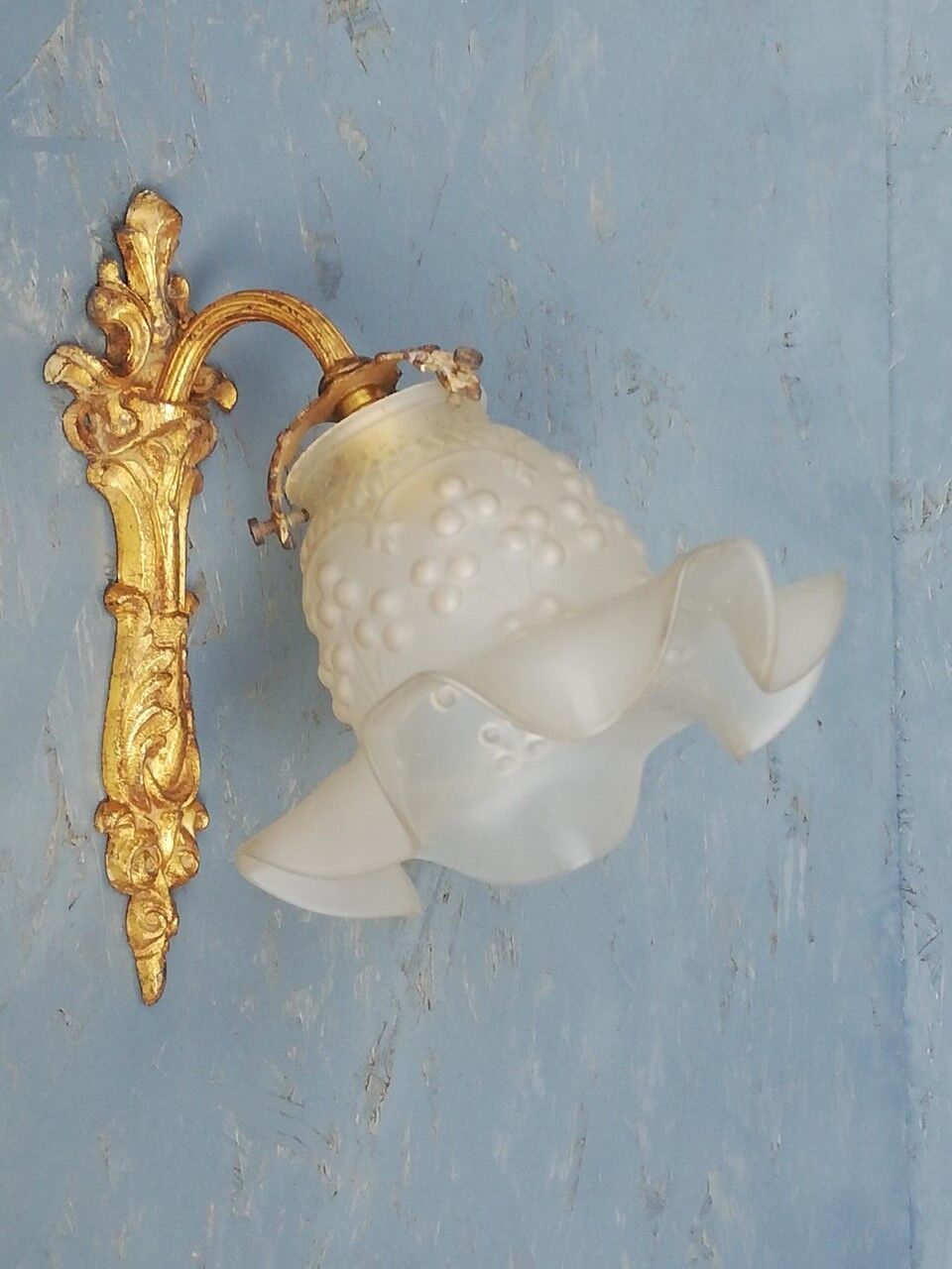 Wall lamp early twentieth in bronze and glass