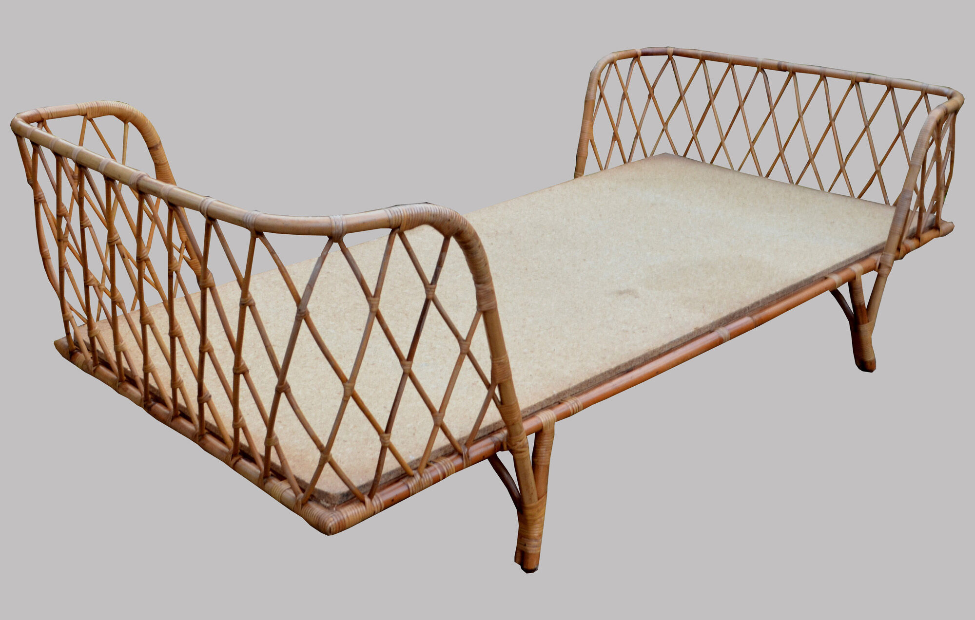 Rattan bed