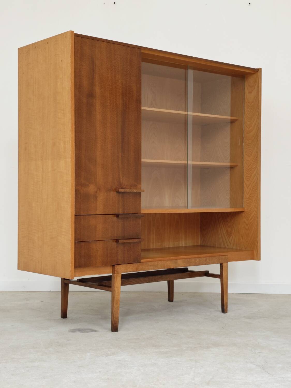 High Buffet Dresser Frantisek Mezulanik for Up Zavody 1960