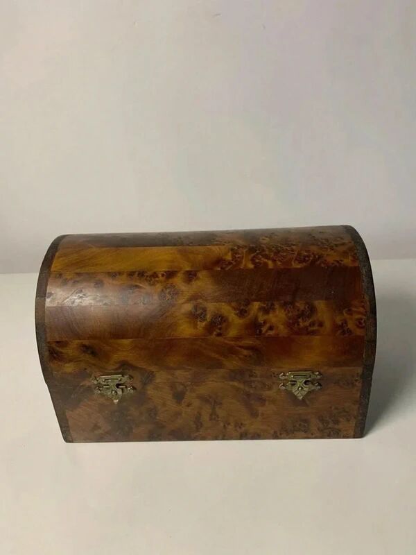 Beautiful thuya wood jewellery box – Rounded lid – Handcrafted work