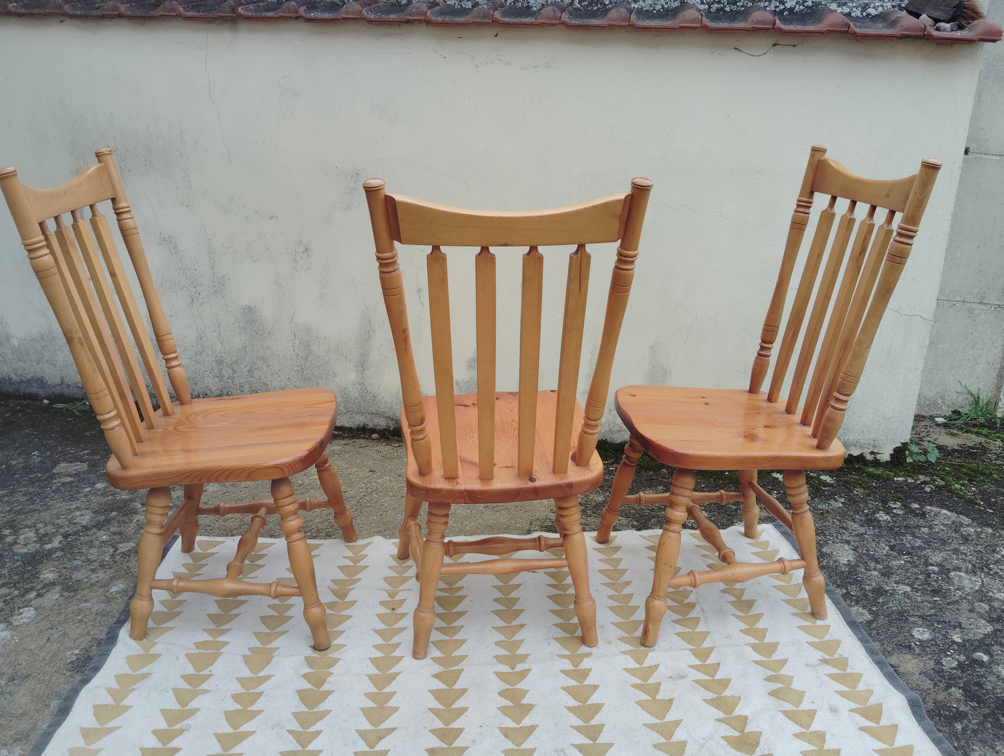 Set of 6 western bistro chairs, including 2 with armrests.