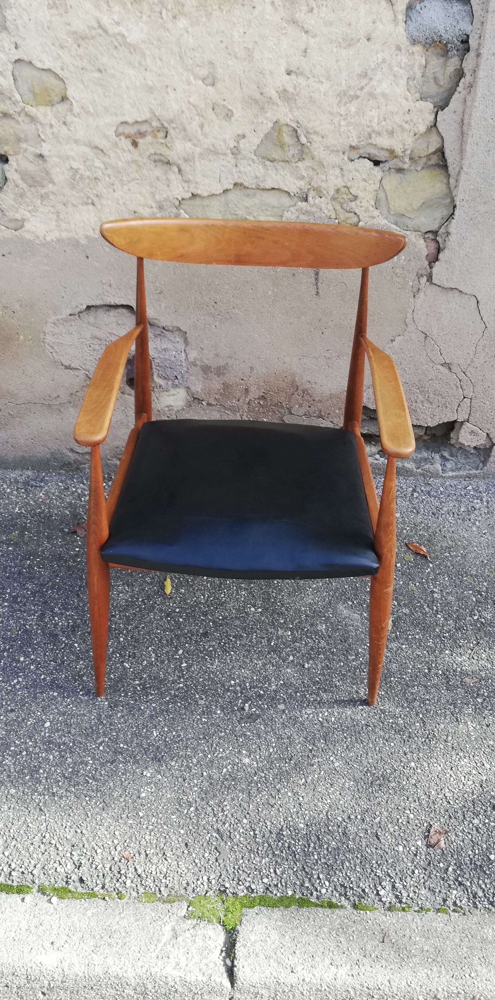 Scandinavian armchair skai black