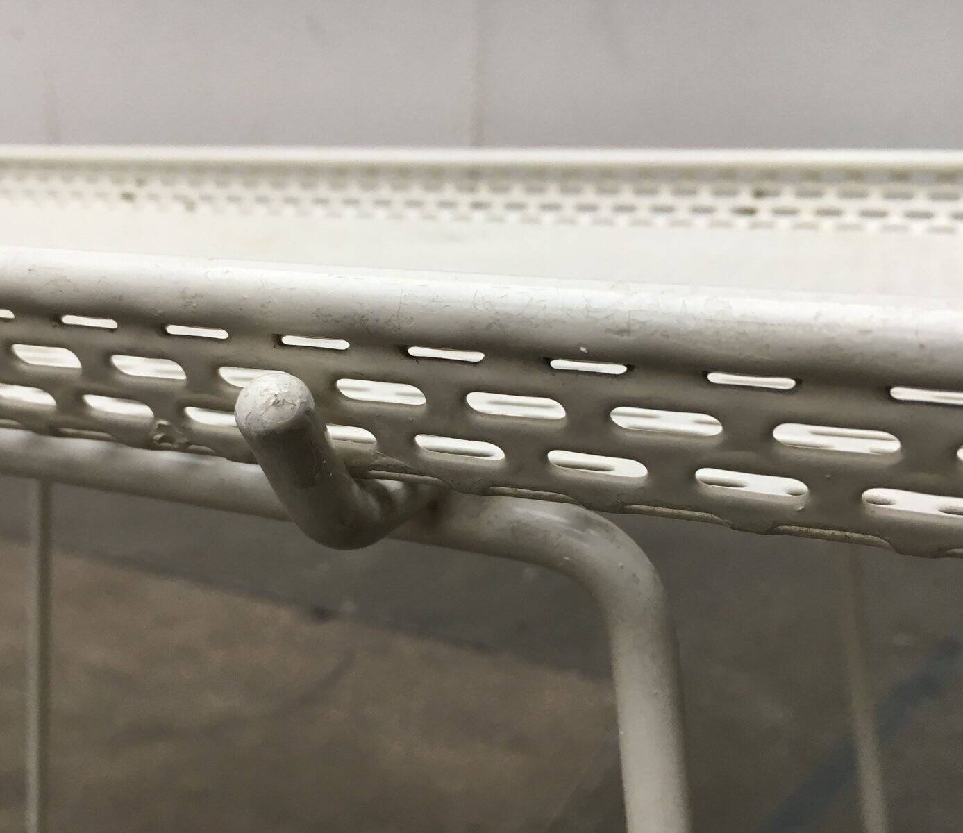 Table d'appoint allemande du milieu du siècle, années 1950