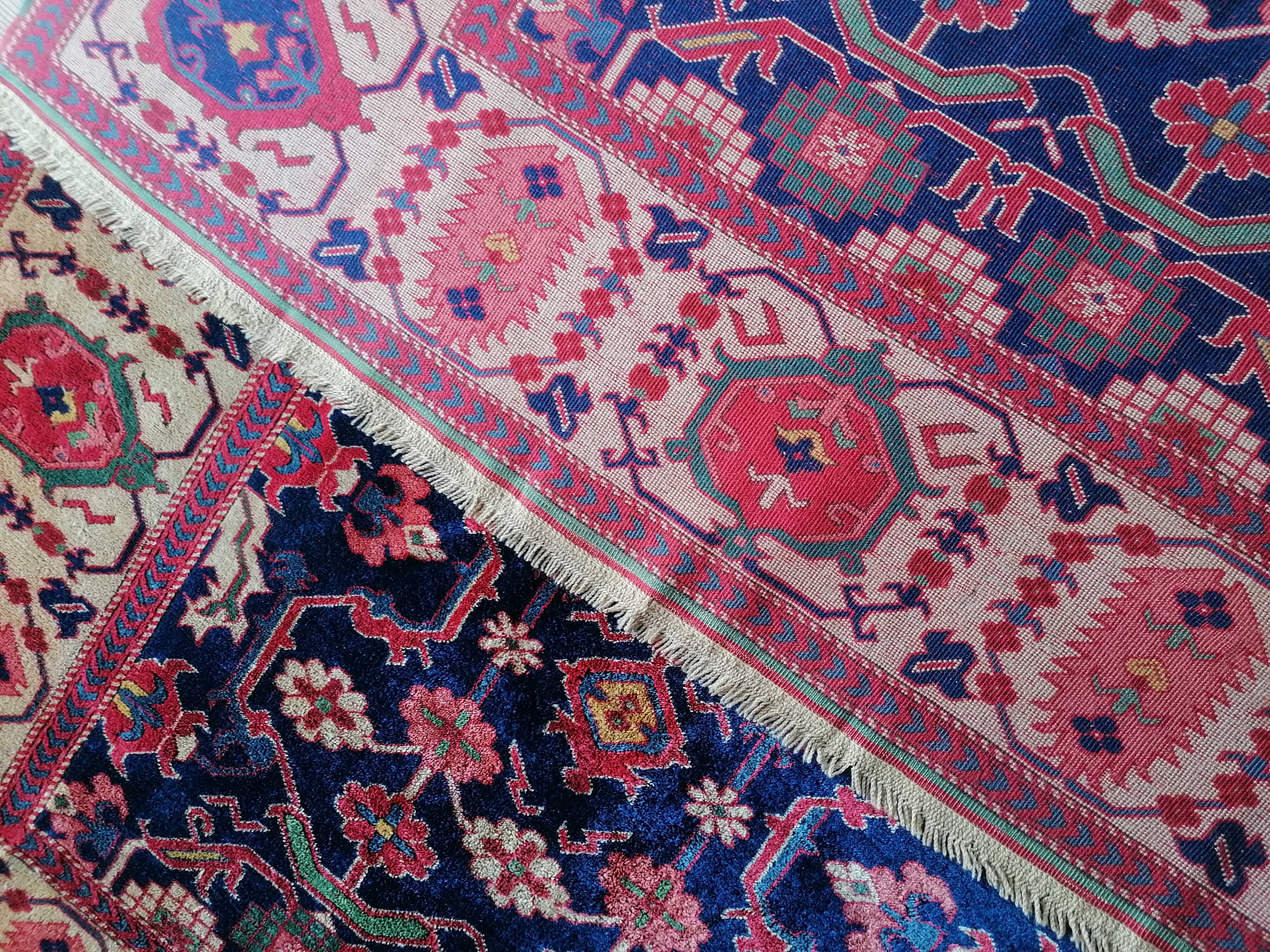 Antique Persian Heriz Afshar rug 200 x 276 cm