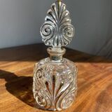 Flacon de parfum ancien en verre moulé et dorure