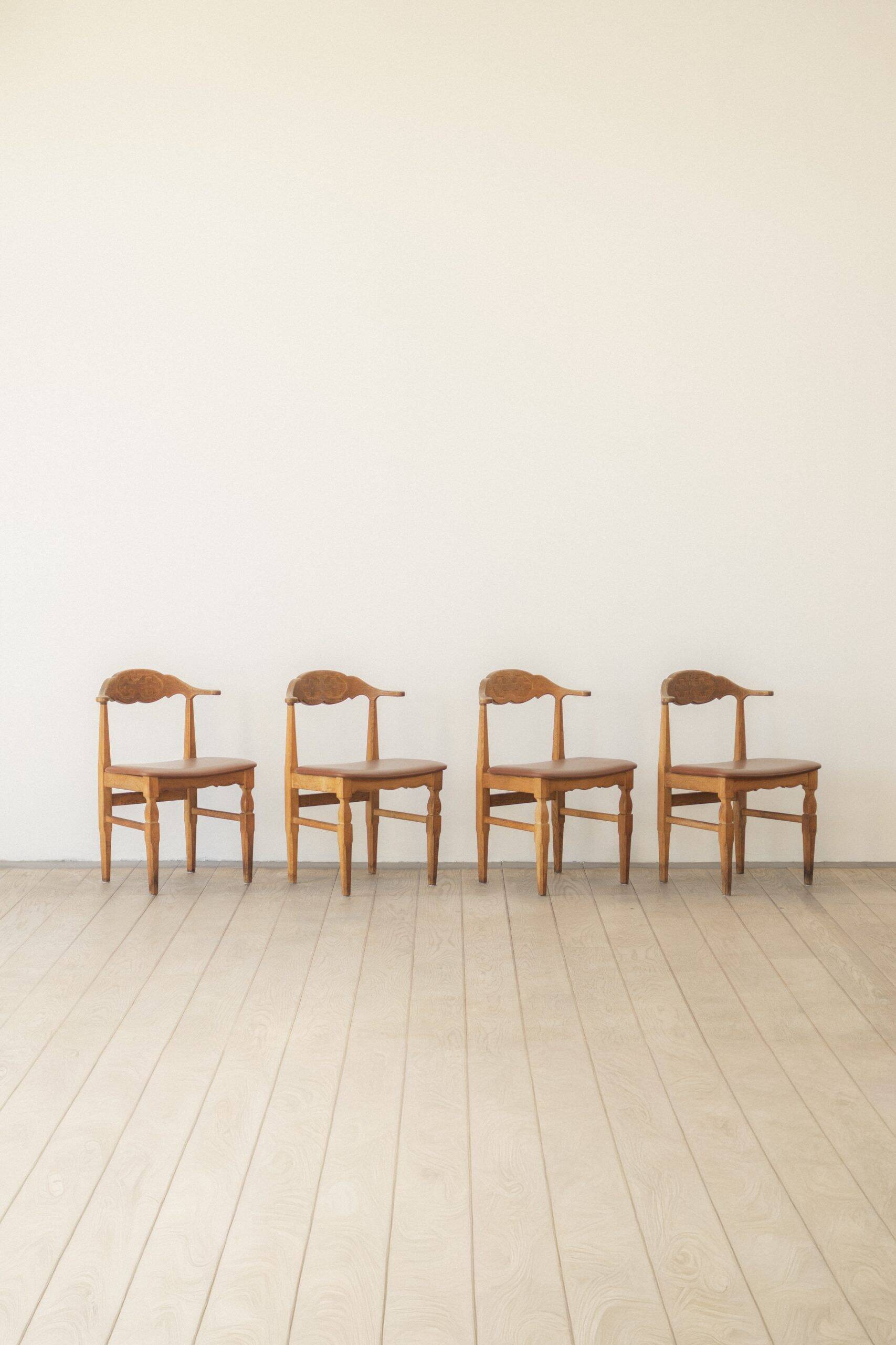 Henning Kjærnulf, chaise de salle à manger (ensemble de quatre)