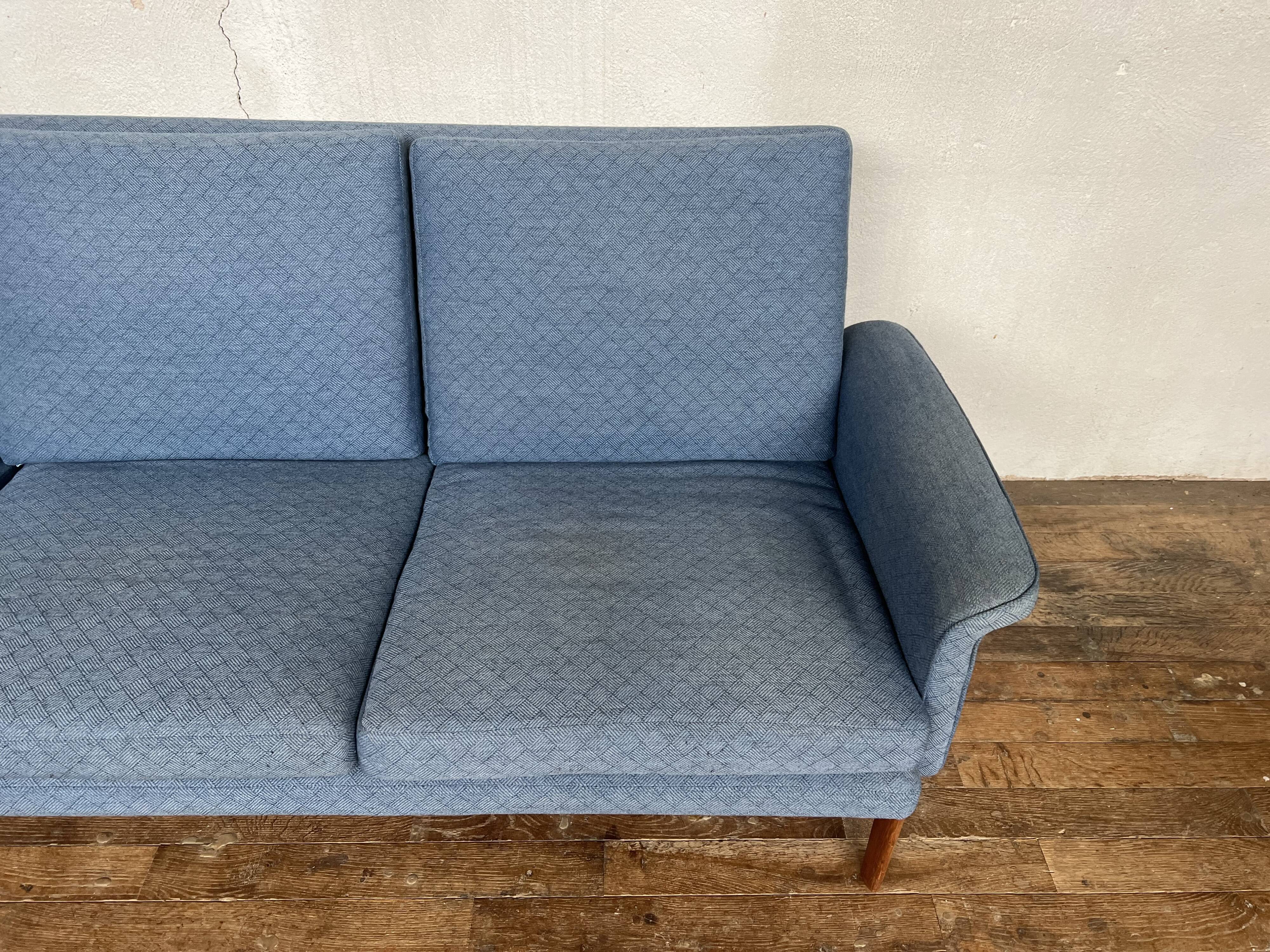 Canapé scandinave modèle Jupiter 218 en teck tissus d'origine vintage