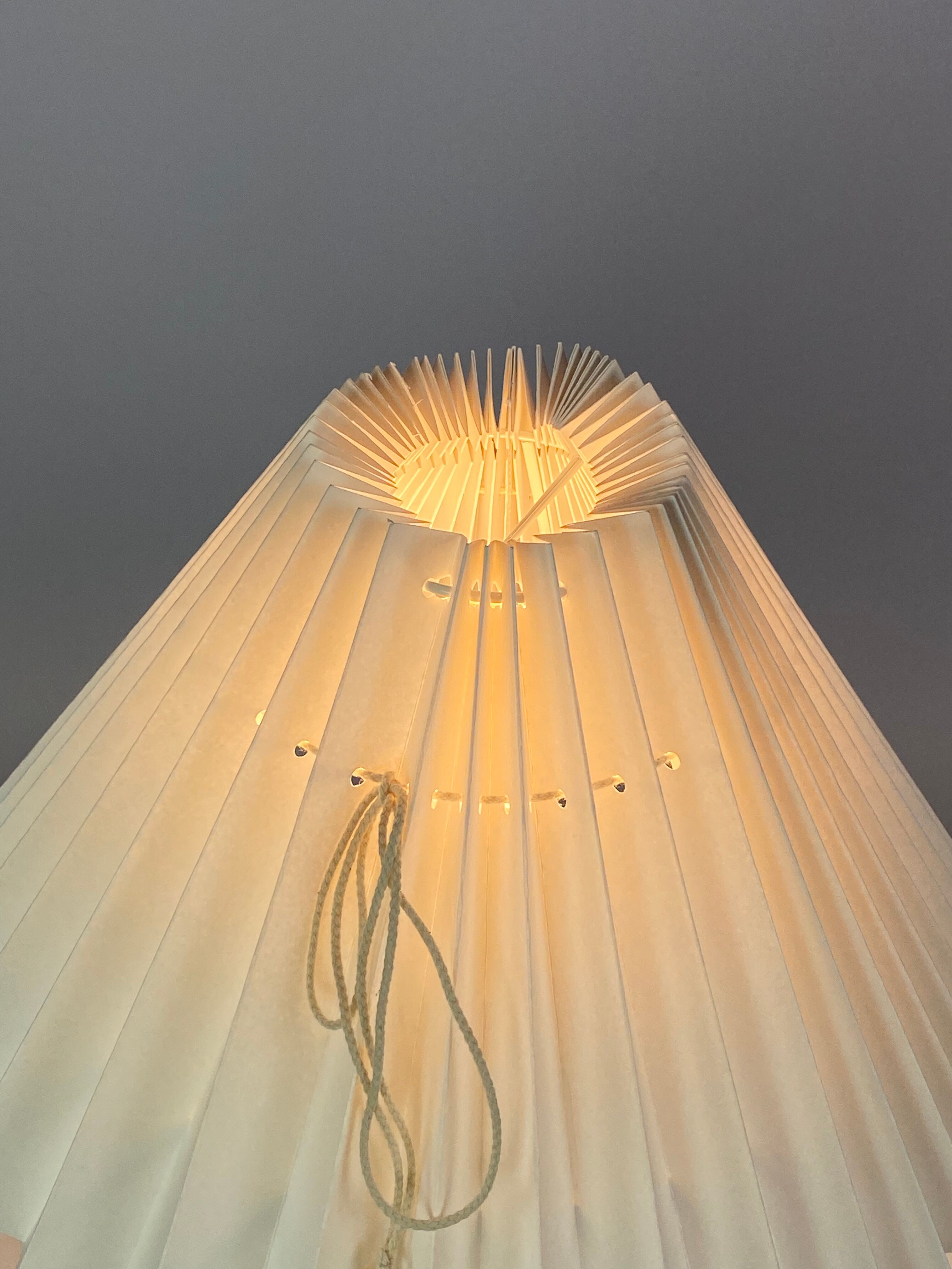 Tablelamp decorated with flowers by Bing and Grøndahl, model 6714/2102, 1960s