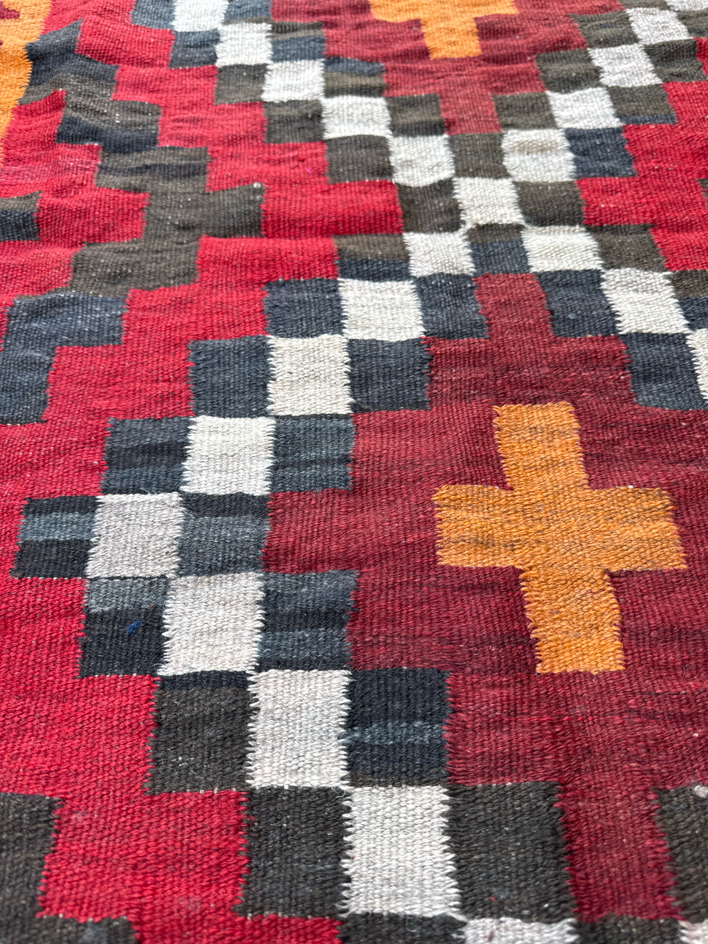 Ancient Tunisian handwoven rug – Matmata –