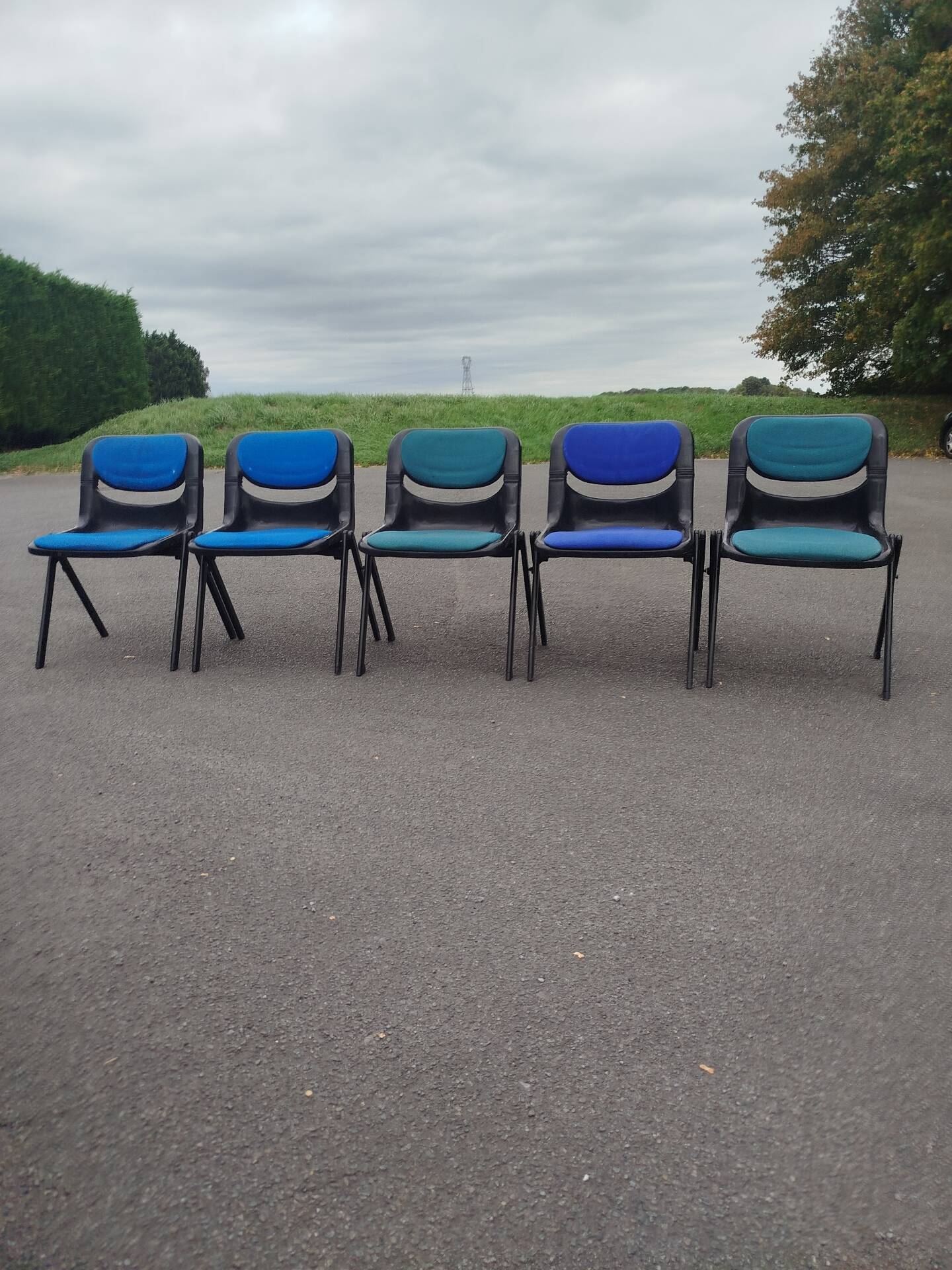Set of 5 Vintage Dorsal chairs by designers Emilio Ambasz & Giancarlo.