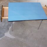 Table formica bleu