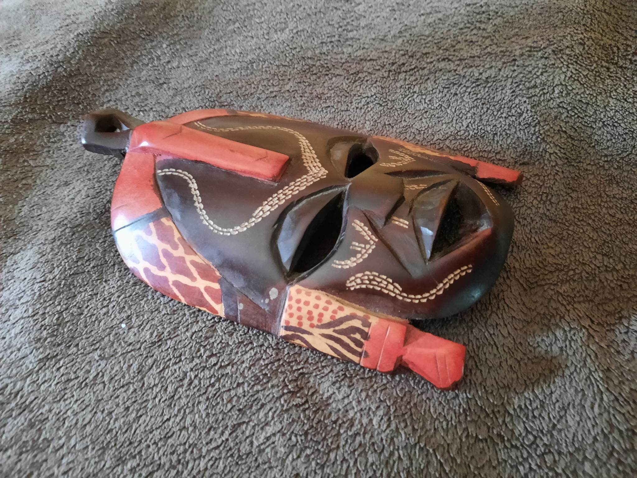 Handmade mask in Kenya in Mahogany wood