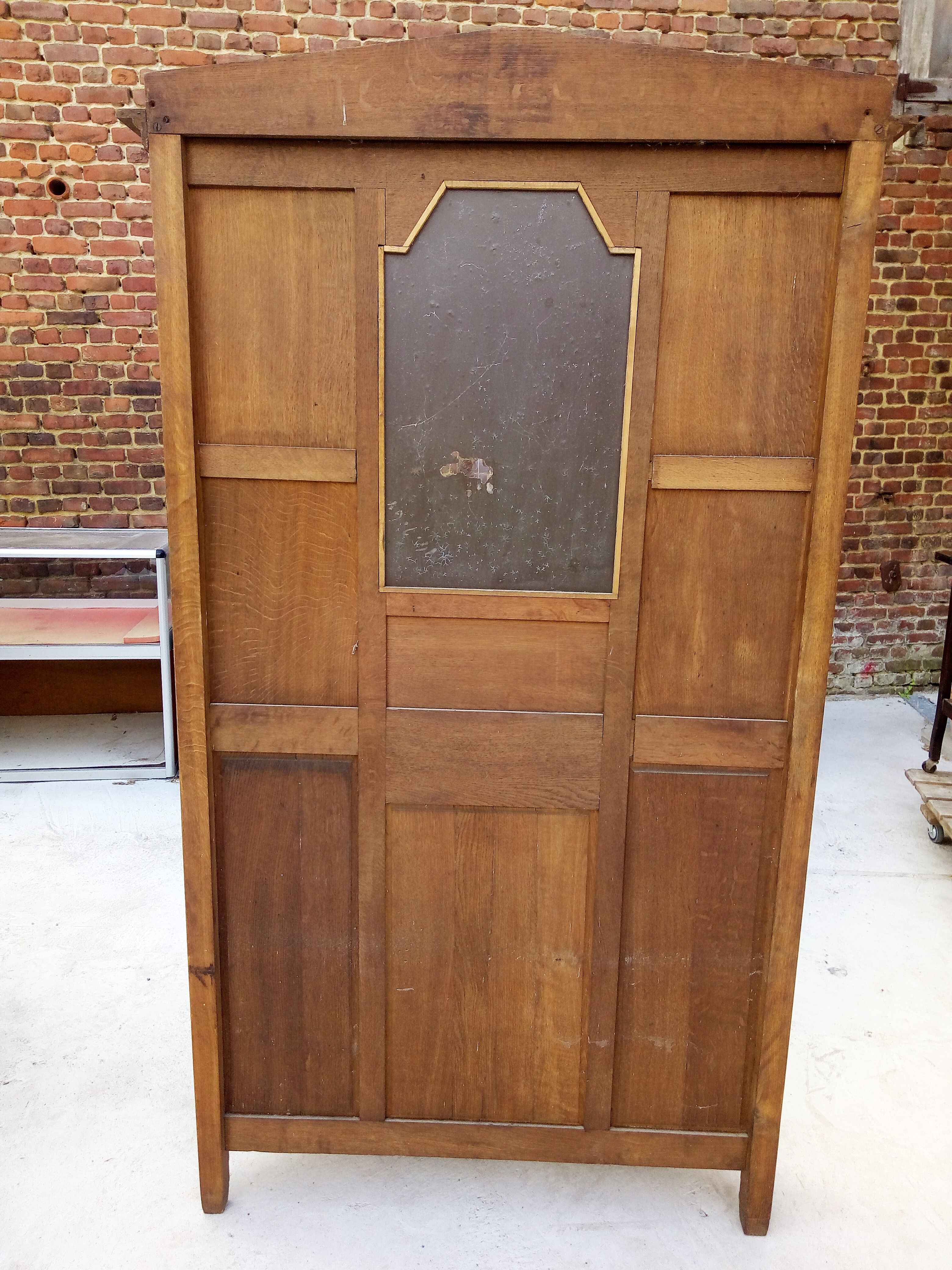 Early 20th entry locker