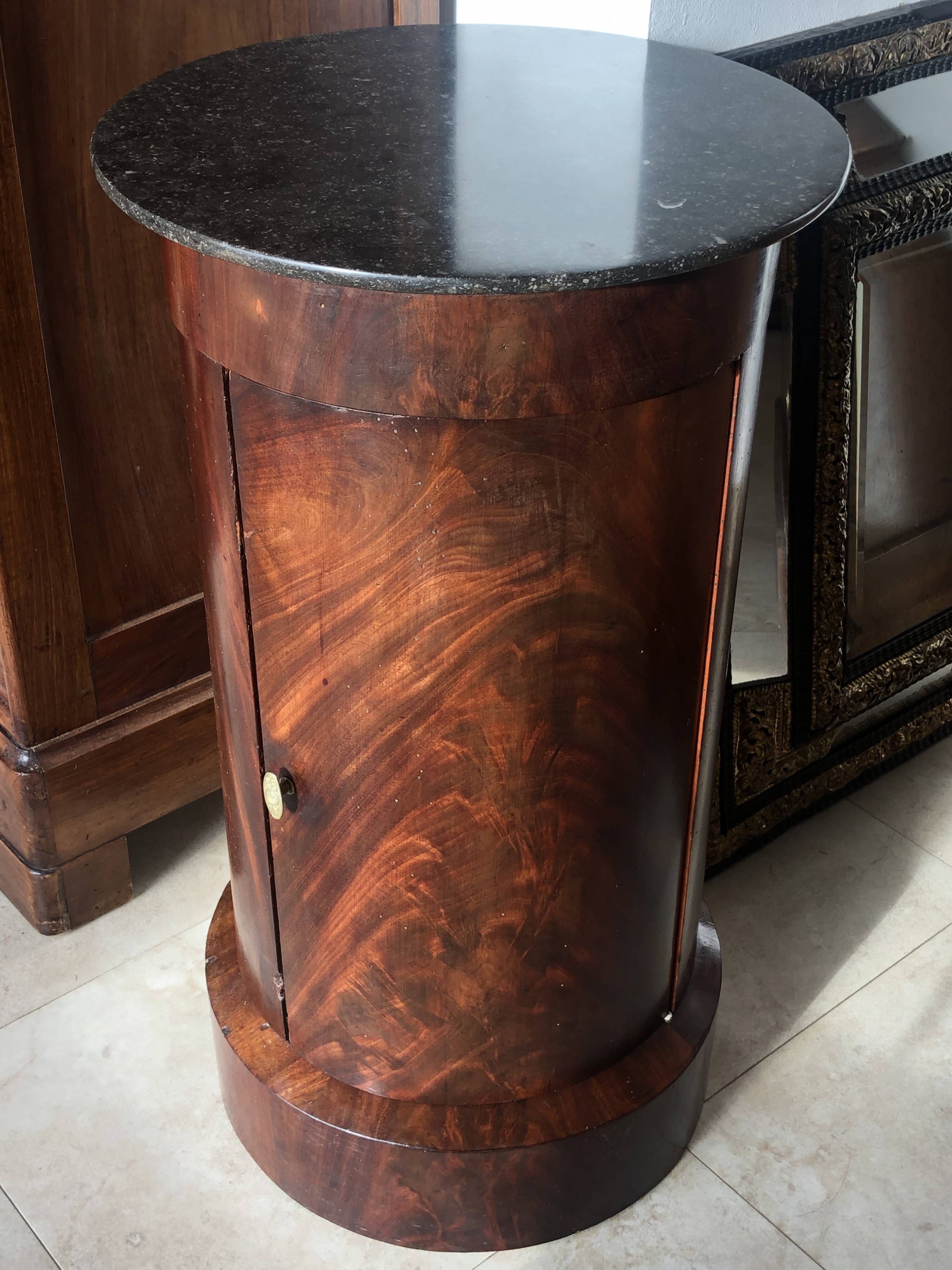 Empire Period Somno in Flamed Mahogany and Anthracite Sainte-Anne Marble