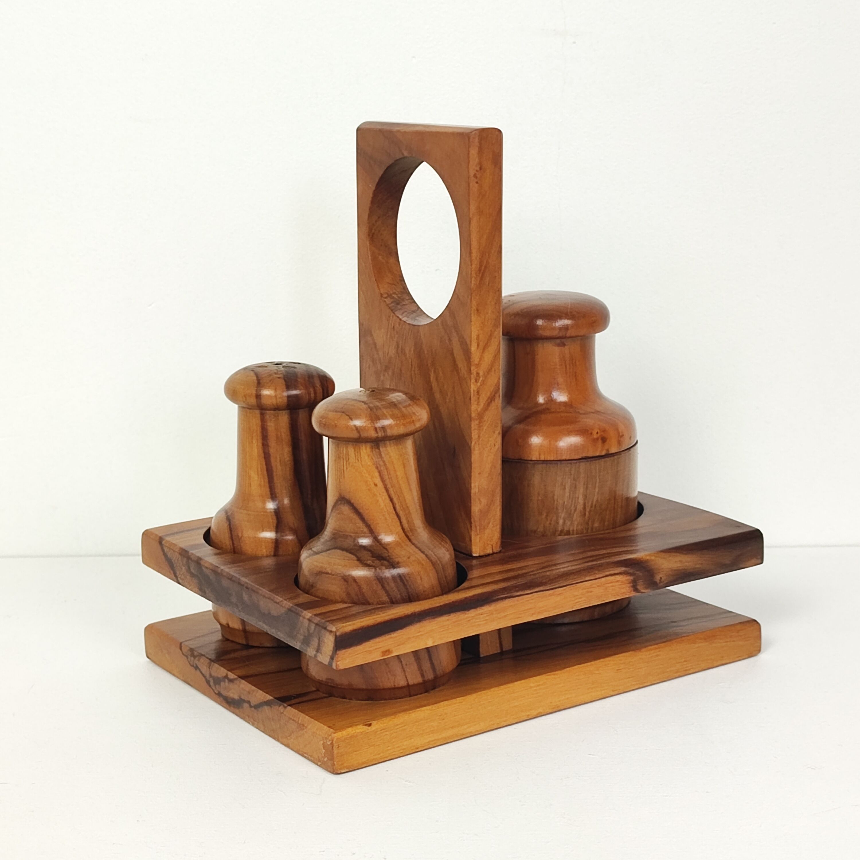 Table servant in olive tree