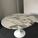 Tulip table by Eero Saarinen, Knoll edition