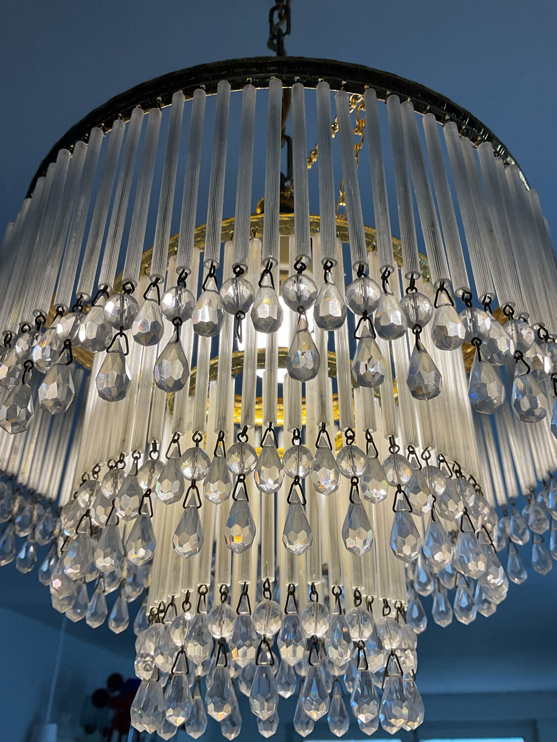Waterfall chandelier in brass and tassels from the 60s and 70s