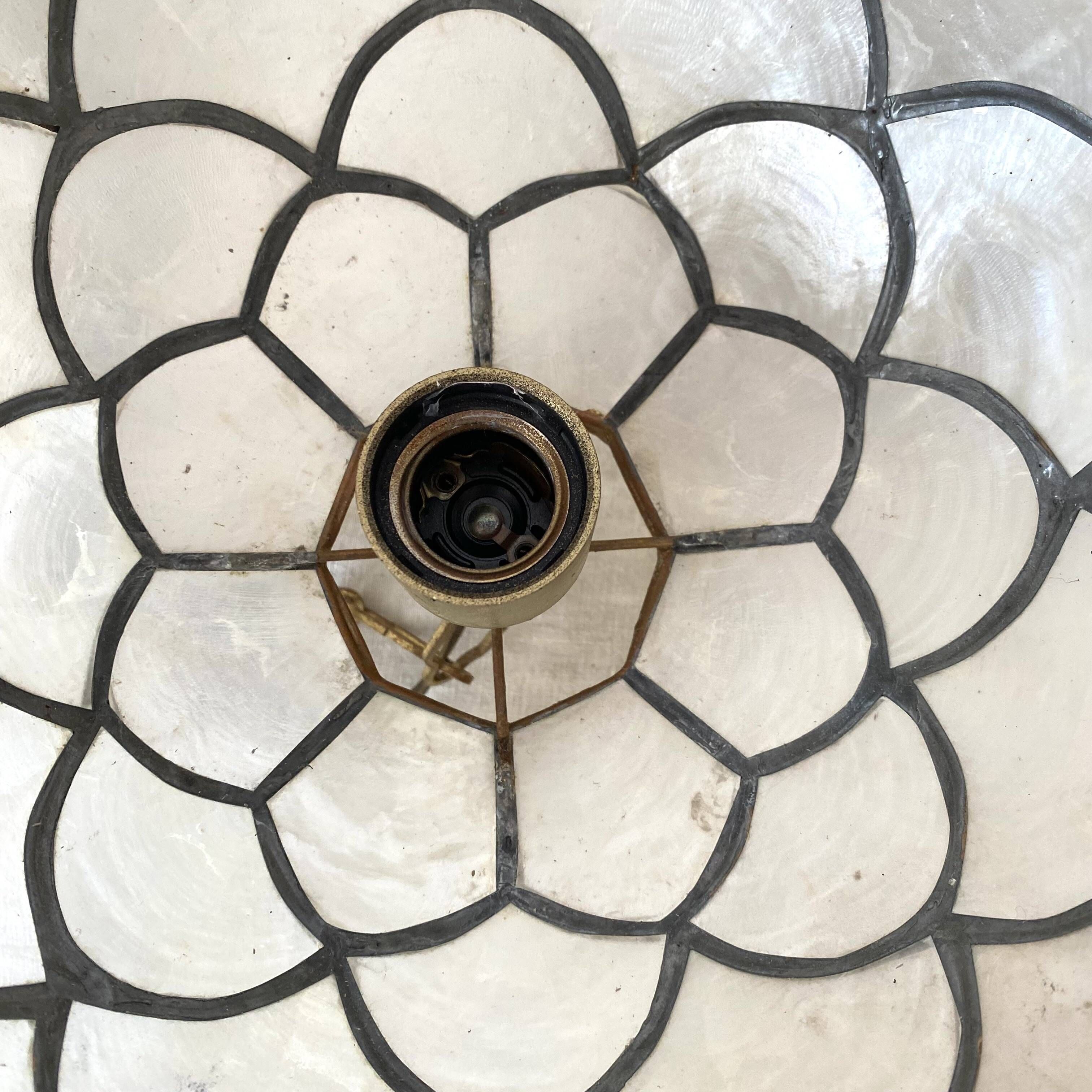 Vintage suspension in mother-of-pearl and brass