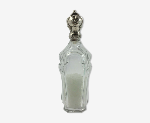 Flacon a sel en argent et cristal fin XVIII eme a pans coupes poincons