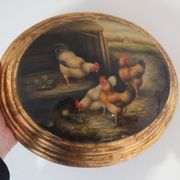 Panneau médaillon peint et vernis décor poules, coqs signé G.Roy