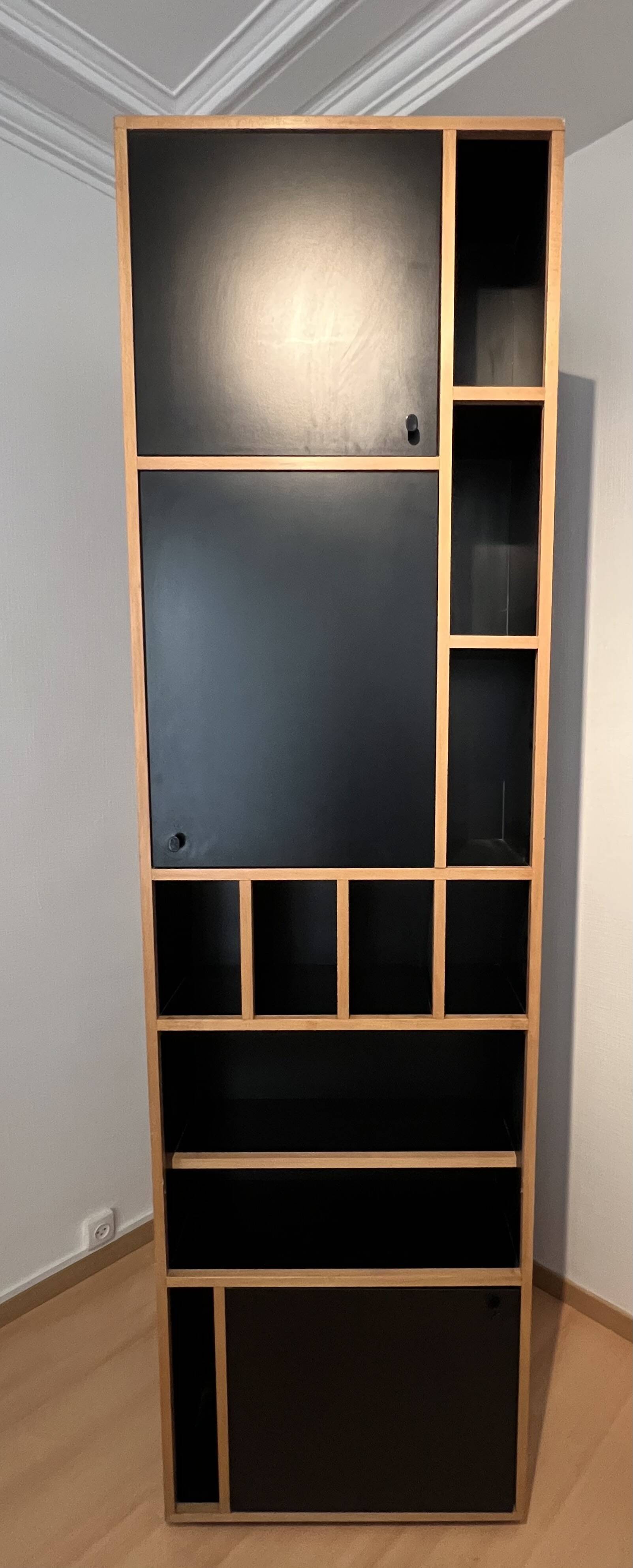 Shelf, freestanding rotating bookcase