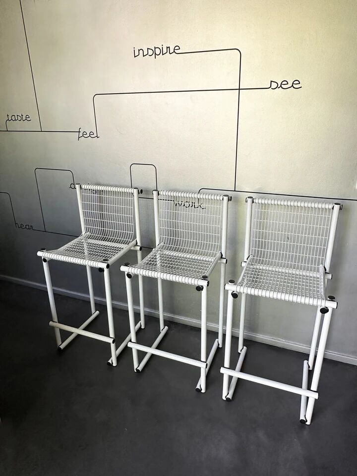 Set de 3 tabourets de comptoir modernistes italiens, acier laqué blanc 1970