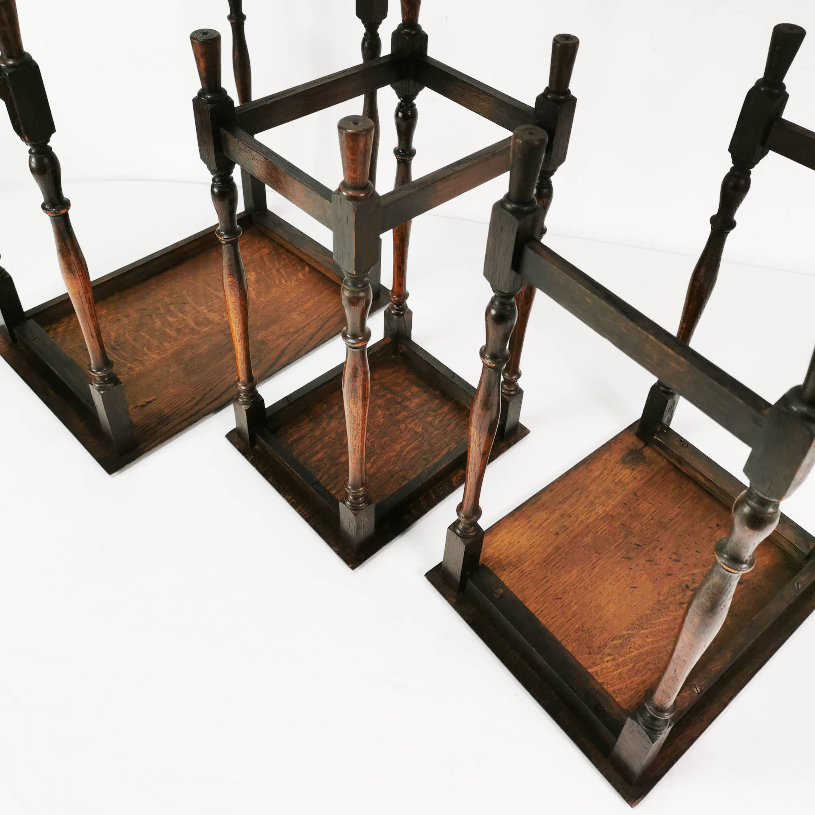 Table gigognes ancienne, Angleterre vers 1920.