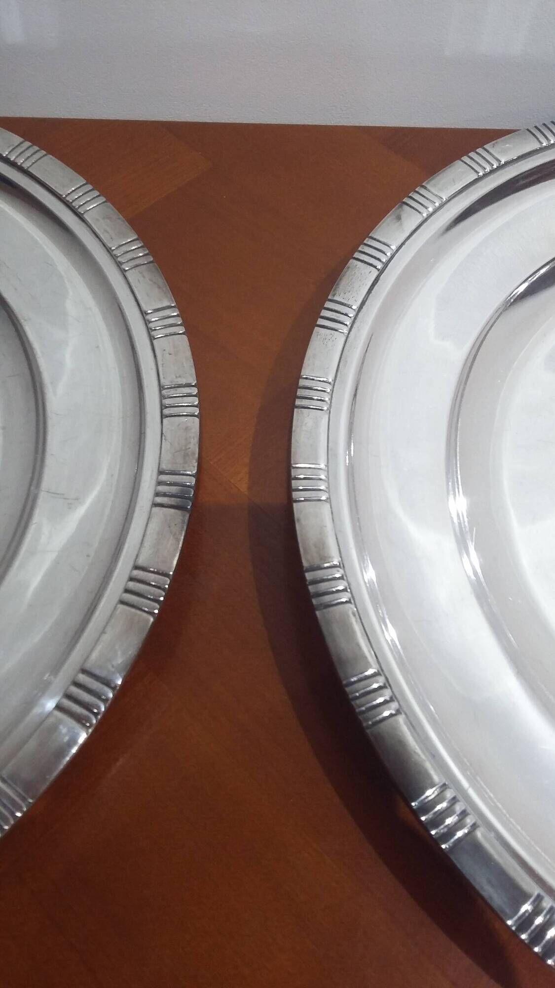 Very Pretty Set of 2 Round Silver-Plated Metal Dishes, Art Deco Orbrille