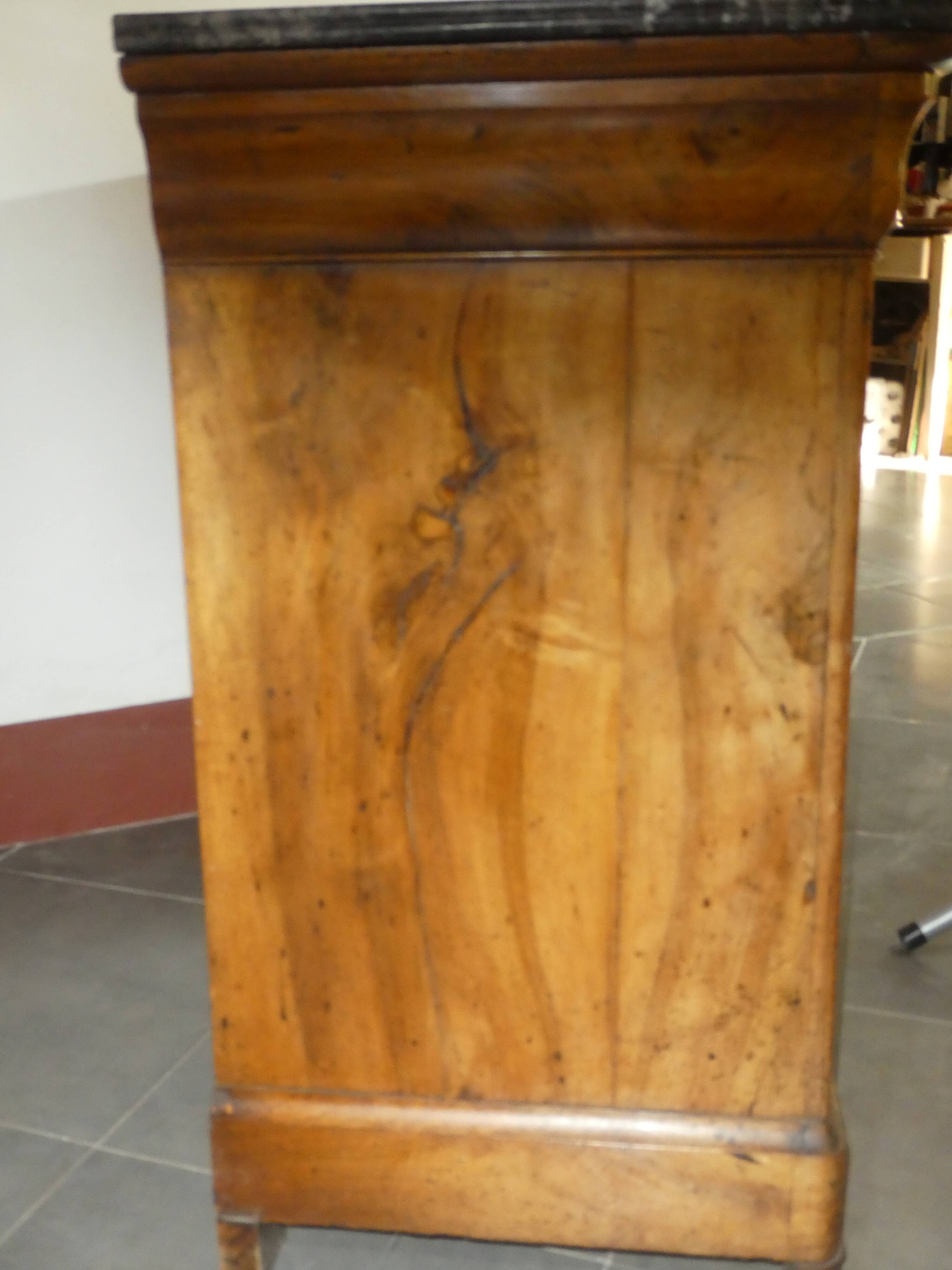 Louis Philippe dresser