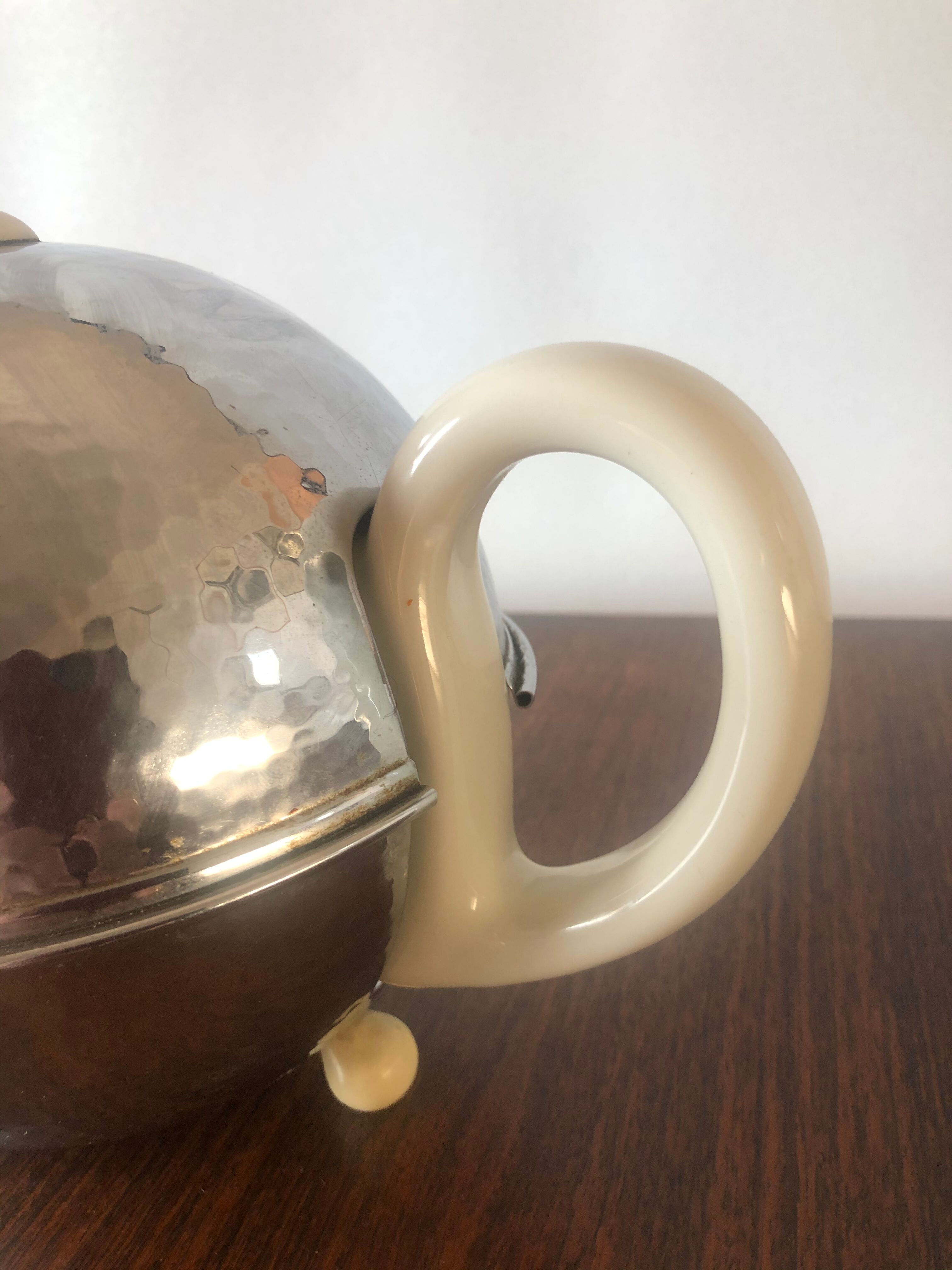 WMF teapot of the 1930s bauhaus modernist design