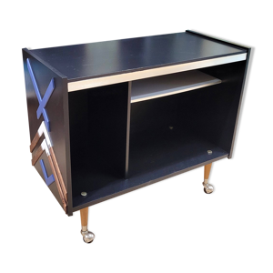 meubles vinyles sur roulettes