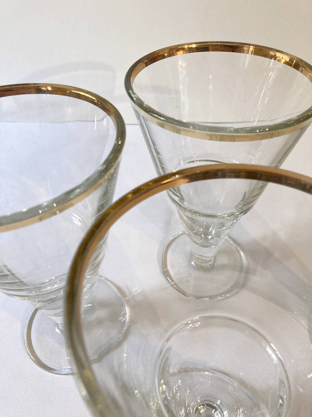 4 glass dessert bowls with gold rims, La Rochère, France