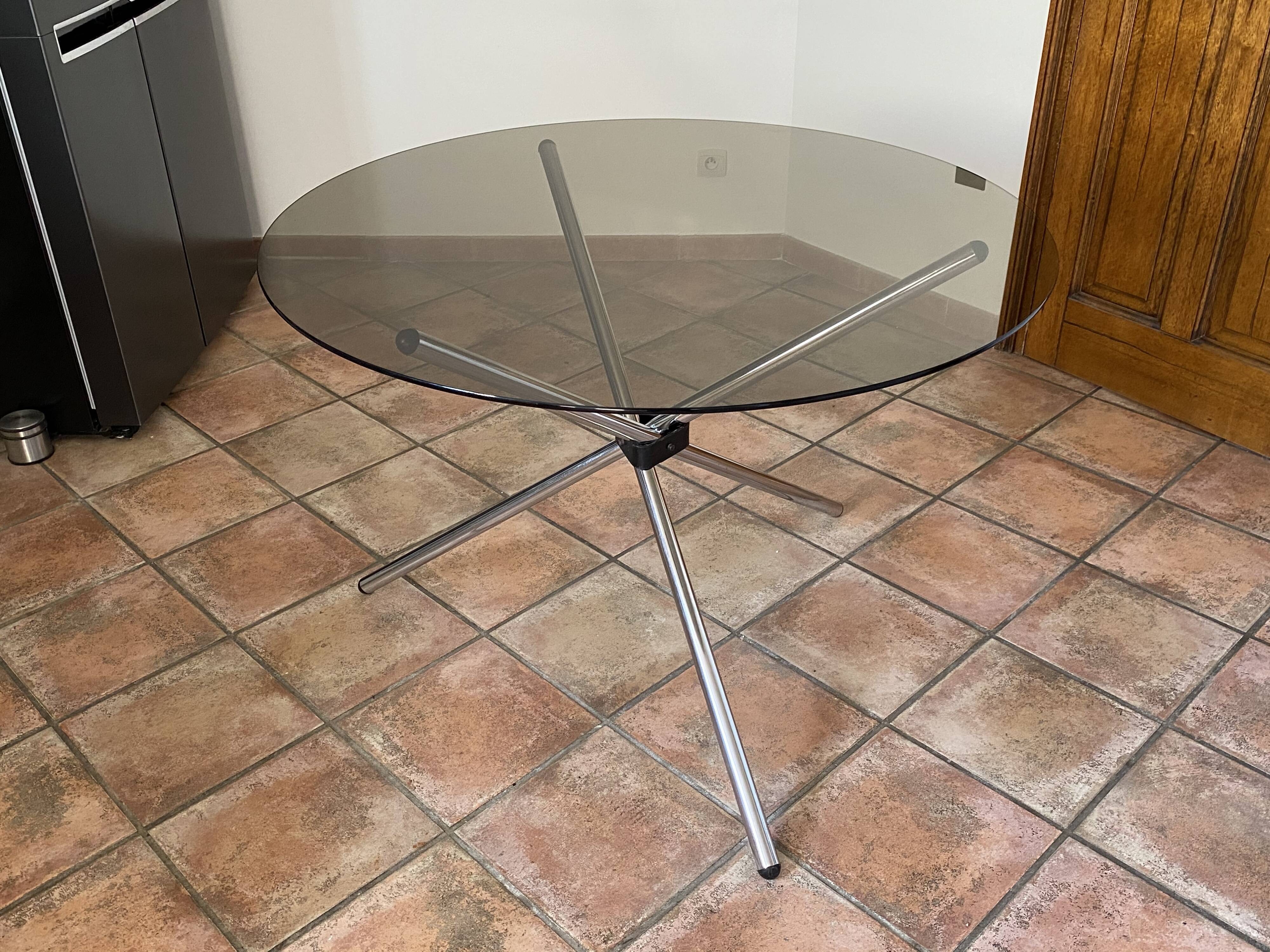 Tripod roundtable steel and glass 1970