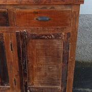 Buffet en bois ancien