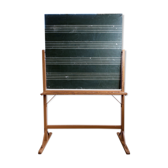 Tableau d’école pivotant sur pied