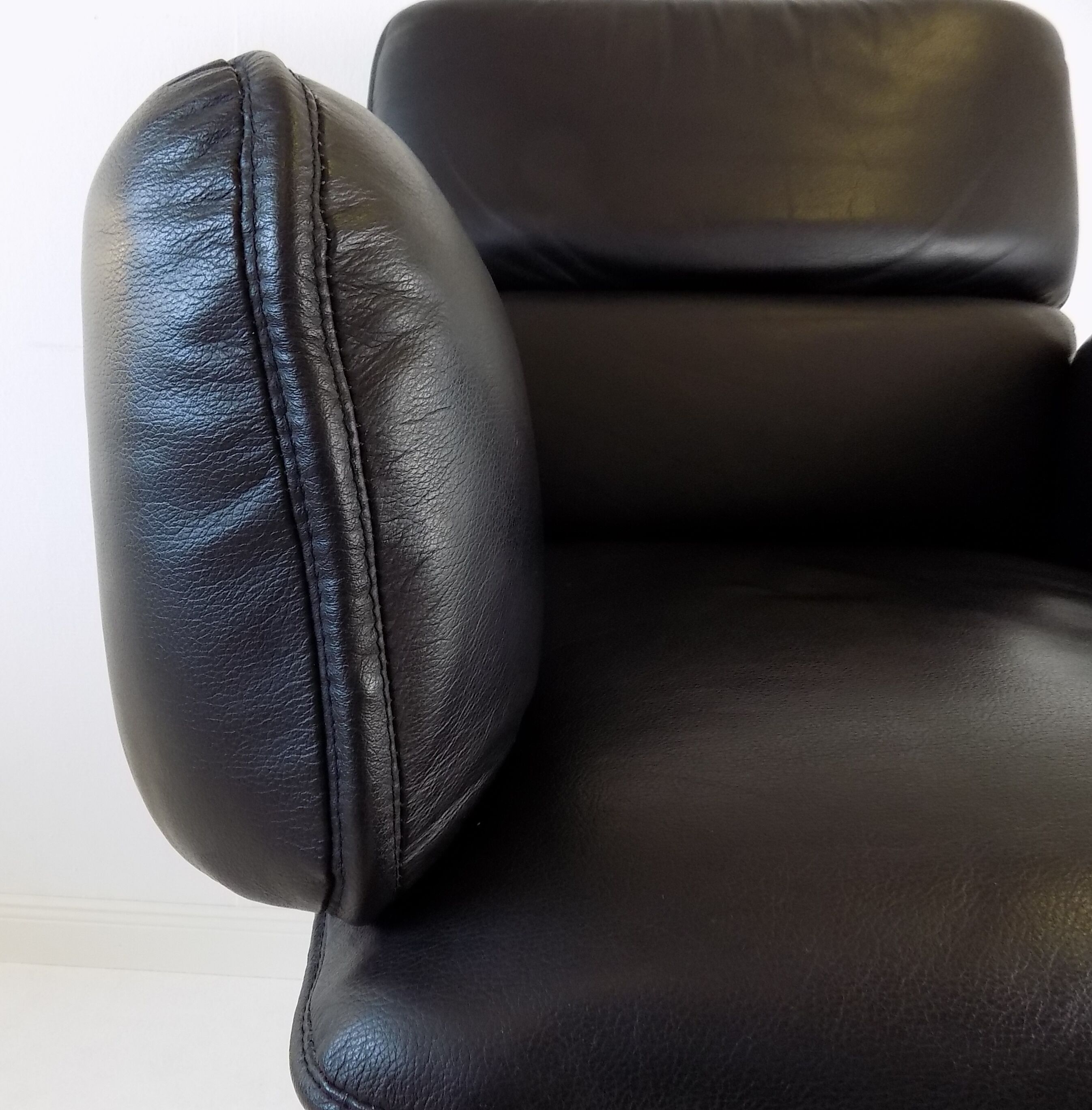 Otto Zapf office leather armchair for top star