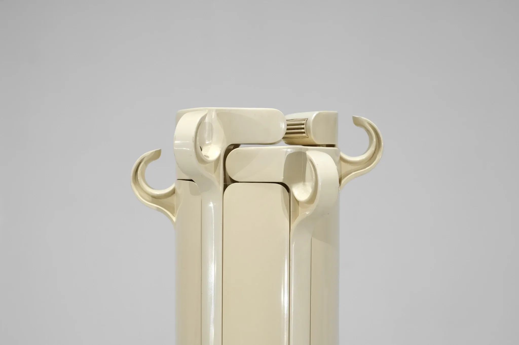 Coat rack "Planta" designed by Giancarlo Piretti for Anonima Castelli.