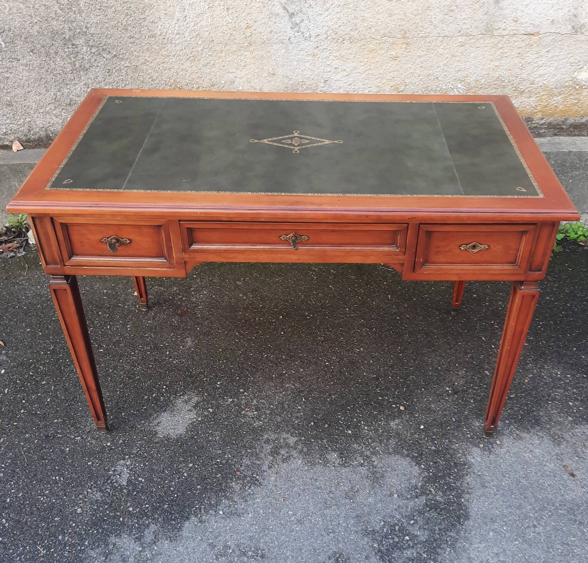 Cherry wood desk in Louis XVI style