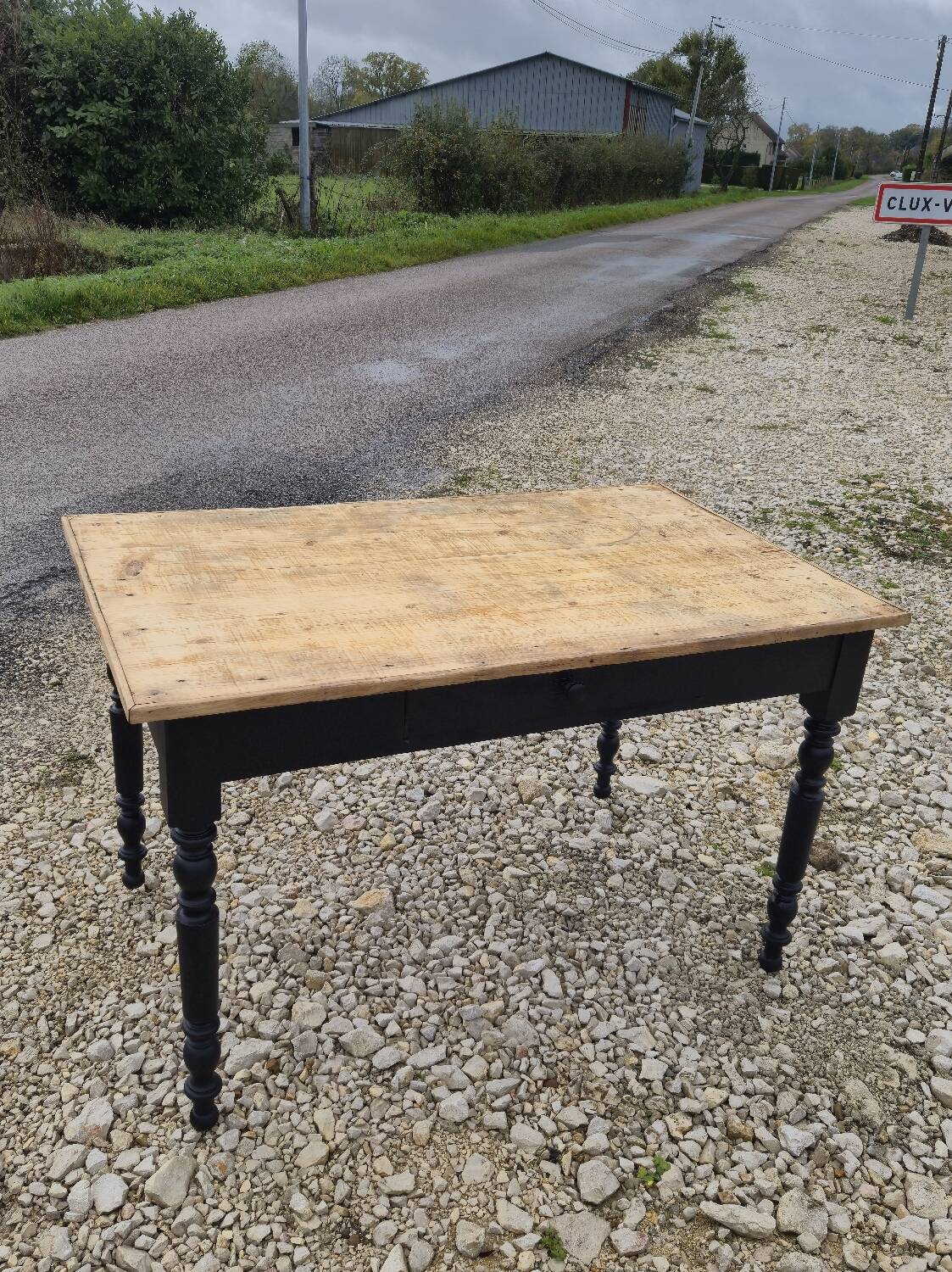 Louis Philippe style 1900s bistro farmhouse table with swivel legs