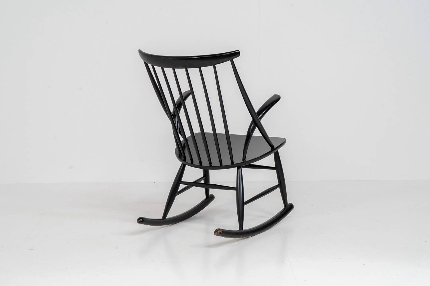 Rocking chair « IW3 » d'Illum Wikkelsø pour Niels Eilersen (Danemark, années 1950).