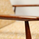 Fauteuil vintage jaune de style scandinave moderne