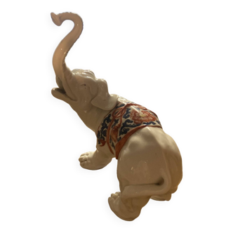 Elephant en porcelaine émaillée