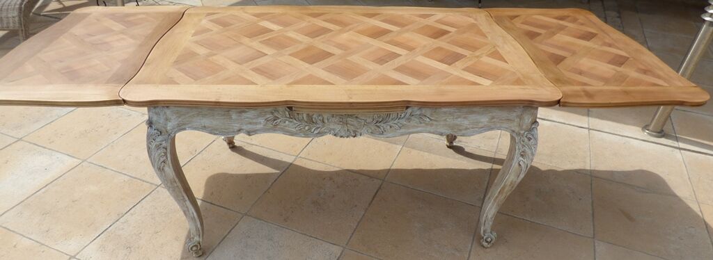 Extendable walnut table Louis XV style – Totally restored