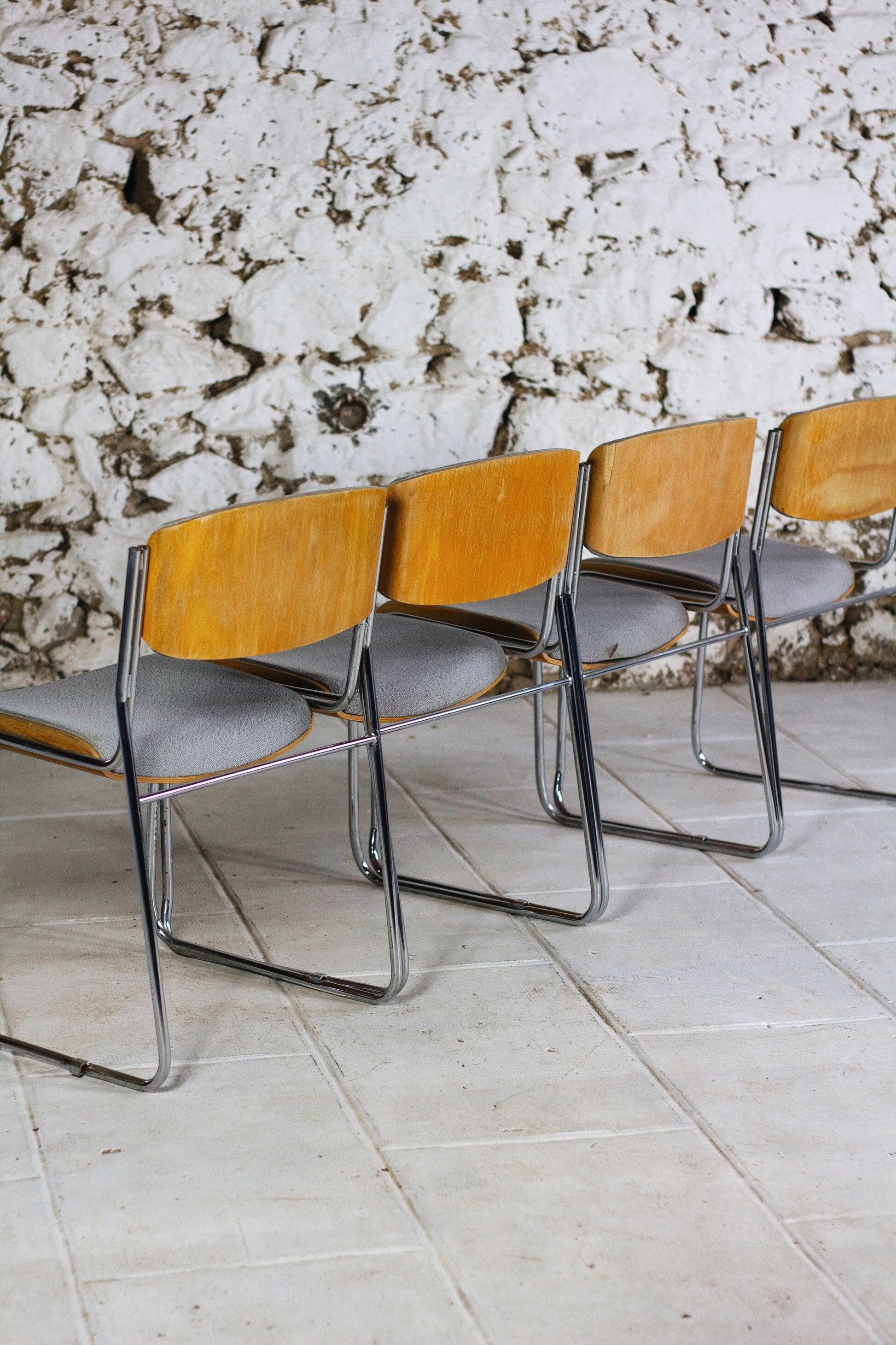 4 conference chairs from La Sorbonne, 1970