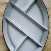 Dish with ceramic compartments