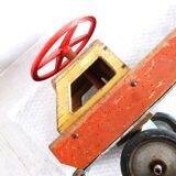Jouet, camion décoratif en bois peint, début XXème